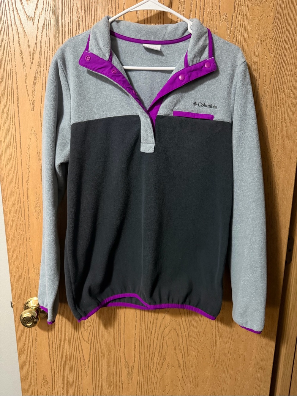 Columbia Light Gray Fleece Pullover with Black and Purple Trim